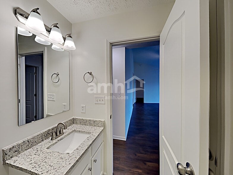 Building Photo - 1145 Bumblebee Way