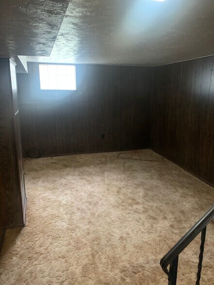 Building Photo - 827 Garlow Blvd