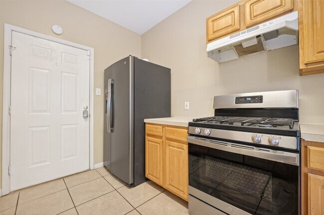 Building Photo - 15515 Waldron Cir