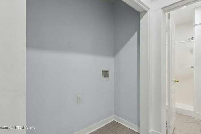Building Photo - 421 W 18th St