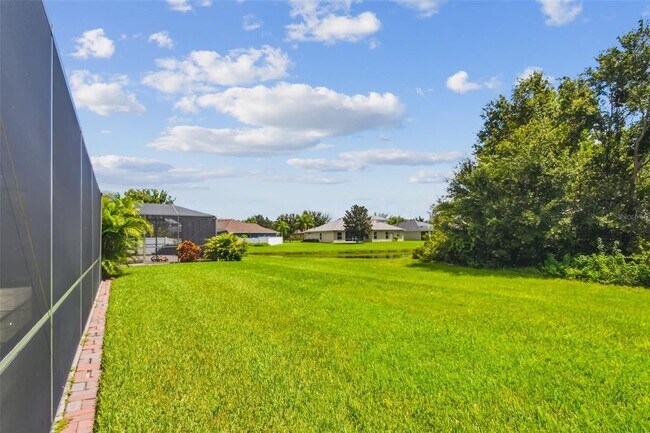 Building Photo - 12320 Fairlawn Dr