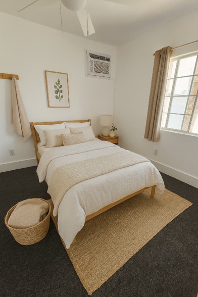 Primary Photo - 1054 Orange Ave