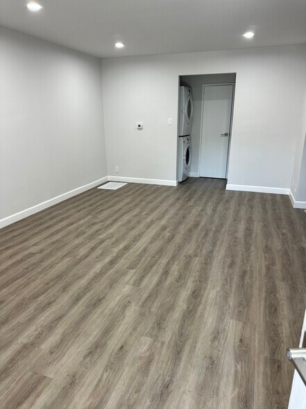 Building Photo - 1477 S Sherbourne Dr