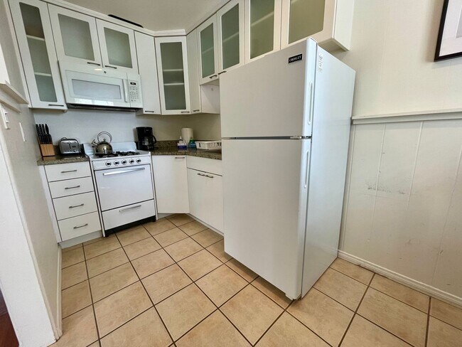 Building Photo - Mission Bay-Furnished 1 Bed/1 Bath