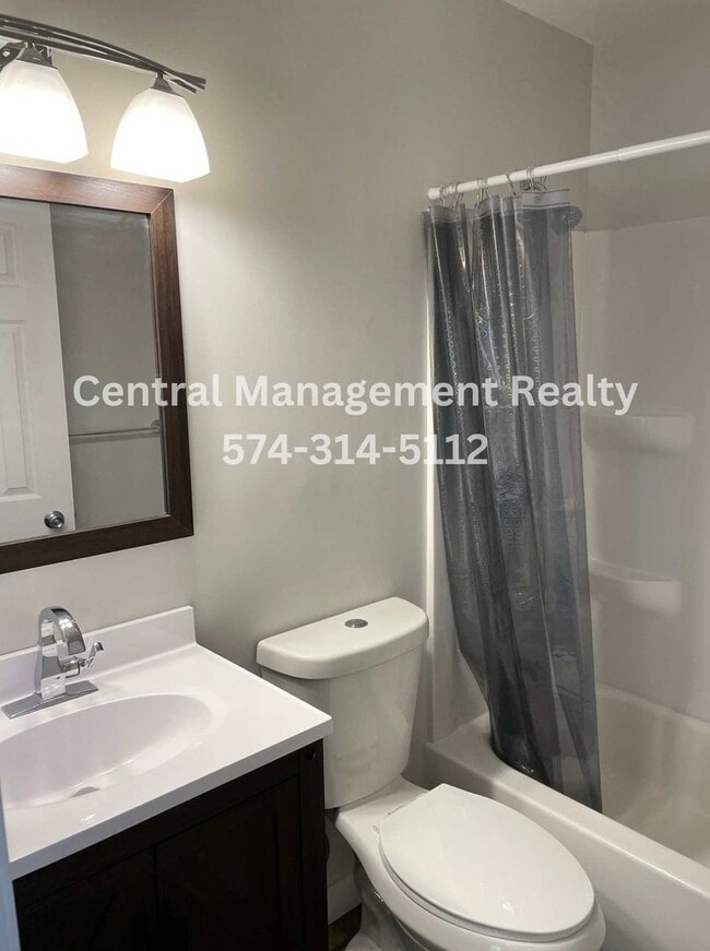 Building Photo - Updated 3 bedroom 1.5 bath home close to Notre Dame