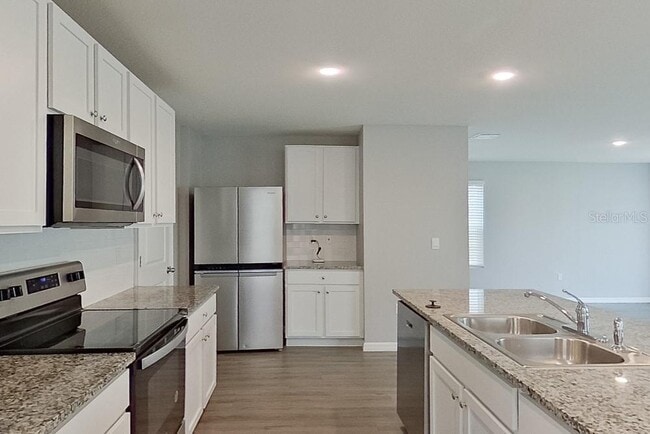 Building Photo - 8716 SW 44th Ct