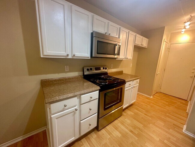 Building Photo - FALL INTO A NEW HOME WITH OUR MOVE-IN SPECIALS!