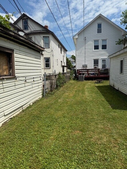 Building Photo - 430 Colvin Ave