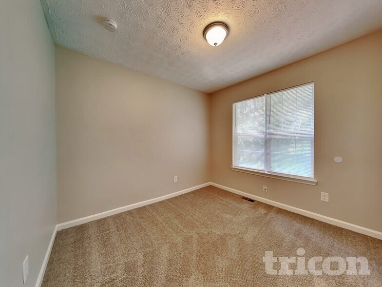 Building Photo - 1330 Ling Dr