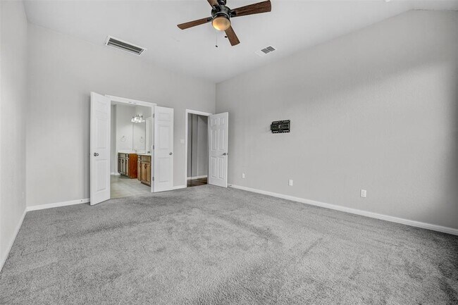 Building Photo - 6709 Golden Bough Ln