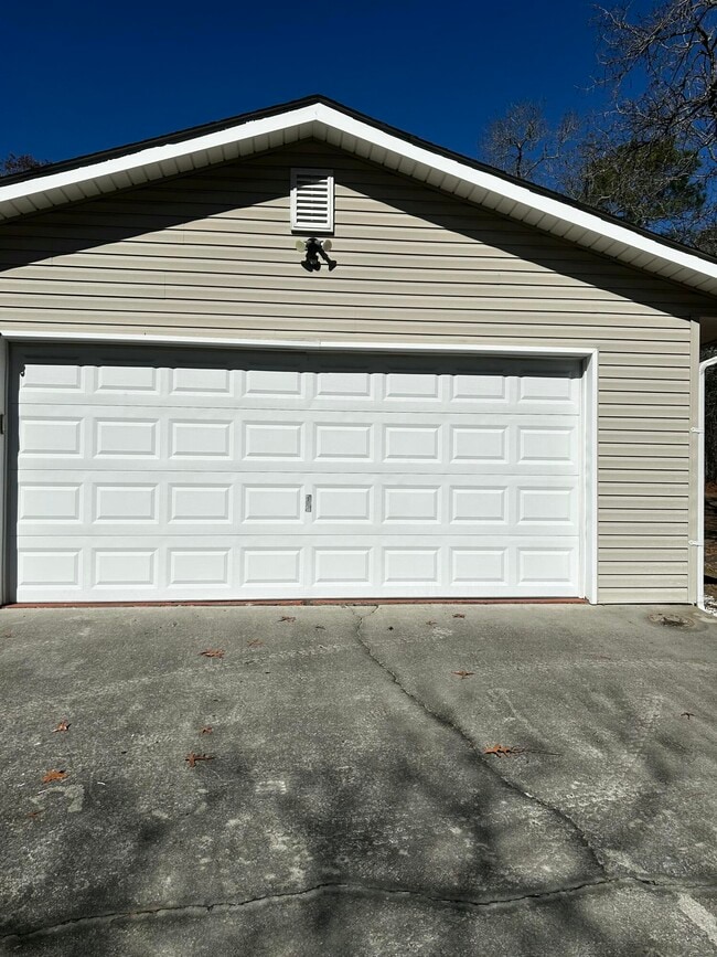 Building Photo - 312 Sorin Cir