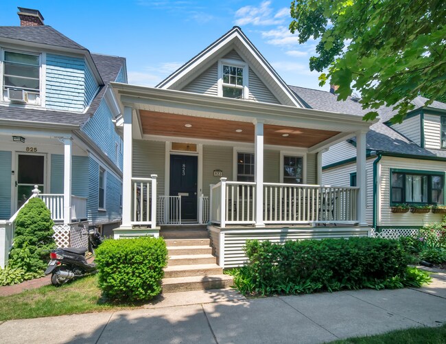 Building Photo - 823 Hamlin St