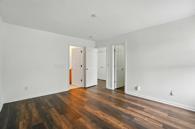 Building Photo - (Coming Soon) Townhome in Pineville – Quie...