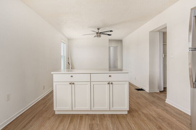 Building Photo - 1109-1111-1111 Franklin Ave