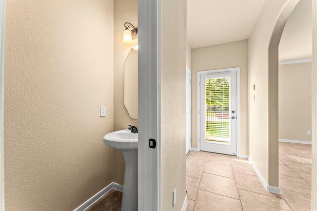 Building Photo - 18 Umbria Ln