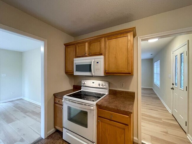 Building Photo - 101 Telfare Ln