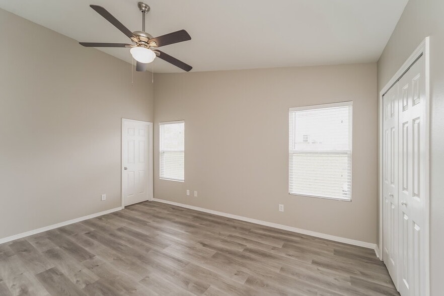 Building Photo - 5221 Valcourt Rd