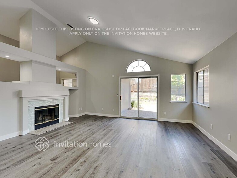 Building Photo - 8250 Lonely Hill Way