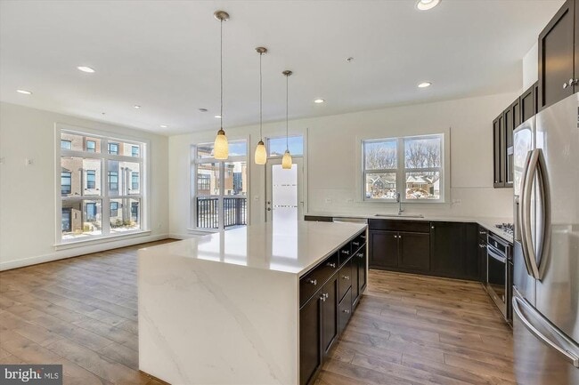 Building Photo - 3234 Royal Fern Pl