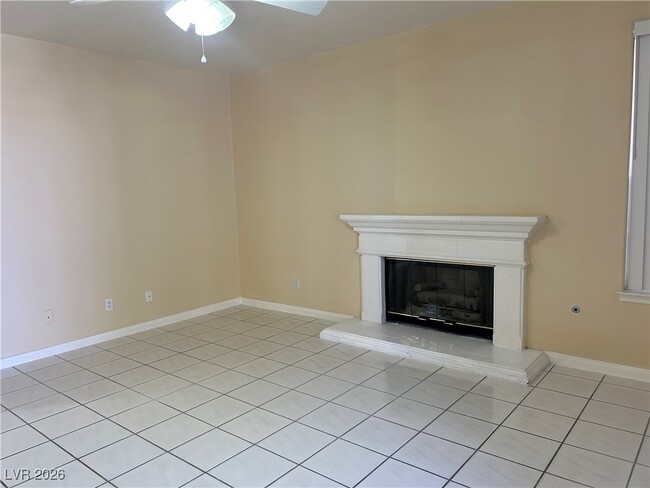 Building Photo - 2920 Sunstone St