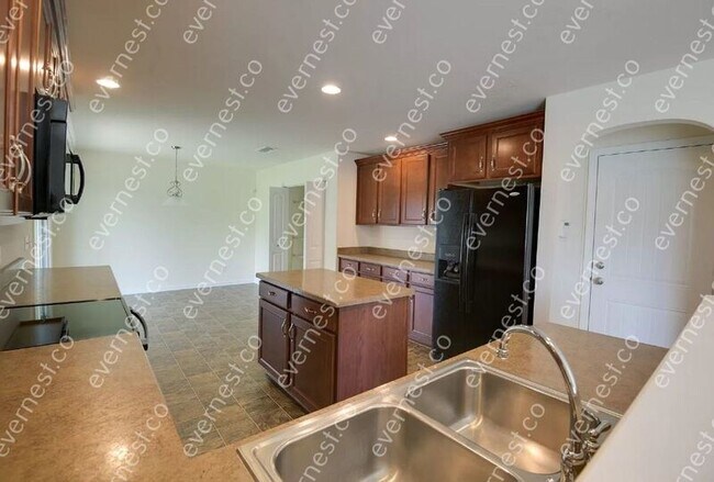 Building Photo - 1628 Stonewater Dr