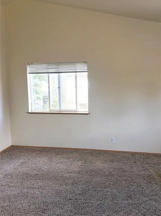 Building Photo - 1580fe