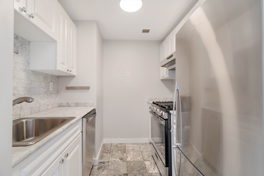 Building Photo - 15 North Beacon St