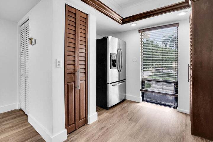 Building Photo - 1701 Presidential Way