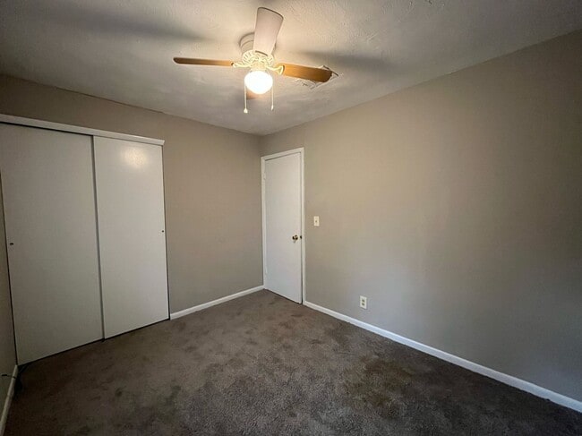 Building Photo - HAP/Section 8 Qualified!
