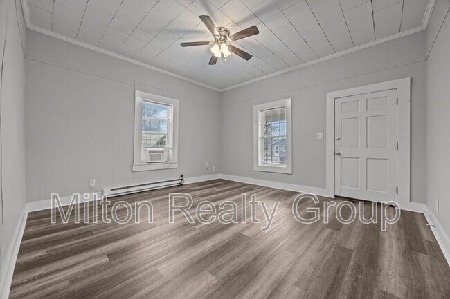 Building Photo - 210 S Elm Ave