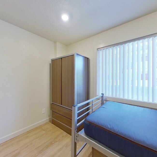 Building Photo - 2437 Piedmont Ave