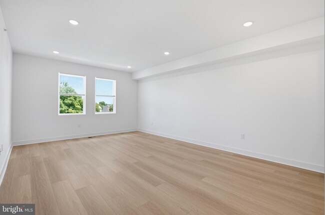 Building Photo - 3931 Fairmount Ave