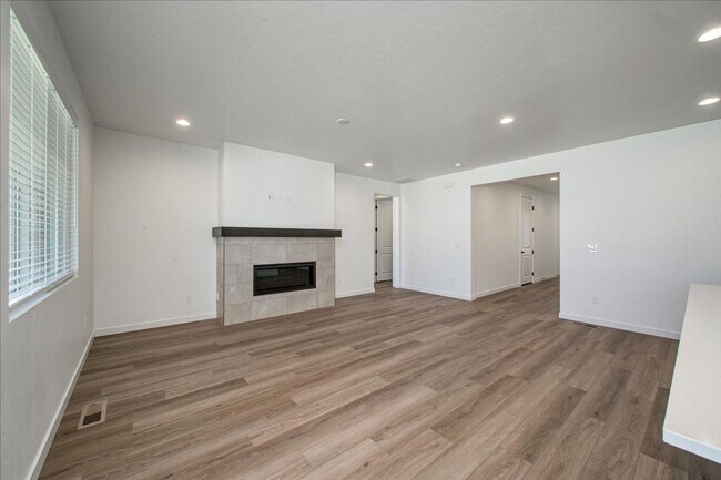 Building Photo - Stylish New Star Home with Resort-Style Perks