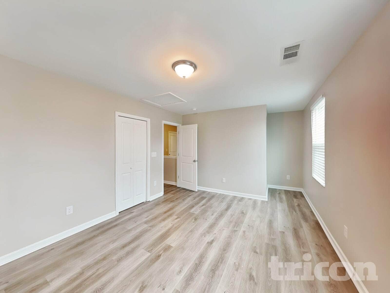 Building Photo - 1868 Belle Arbor Dr