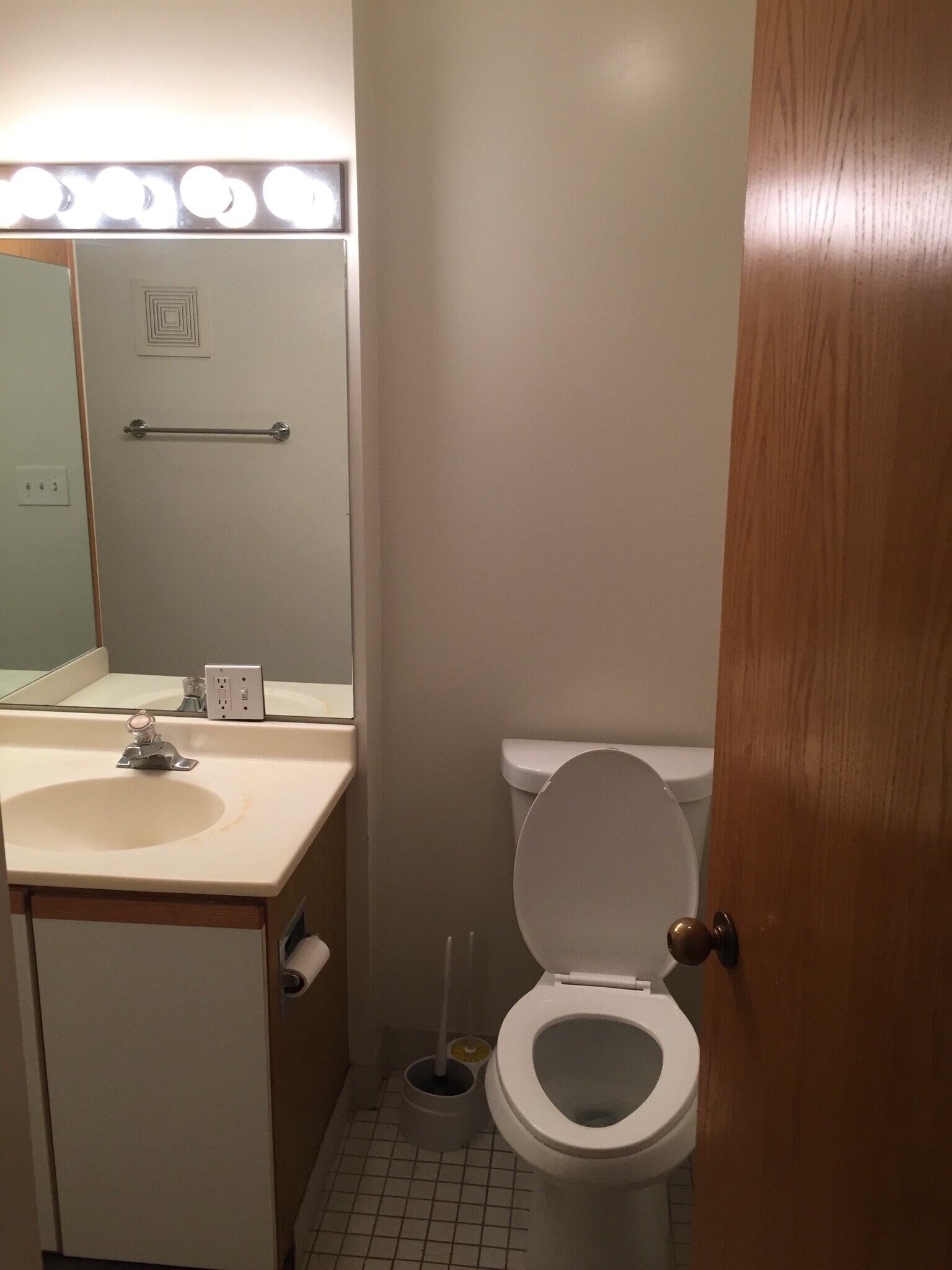 Bathroom - 3600 S Wood St