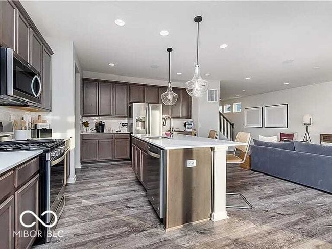 Building Photo - 4894 Oak Hl Dr