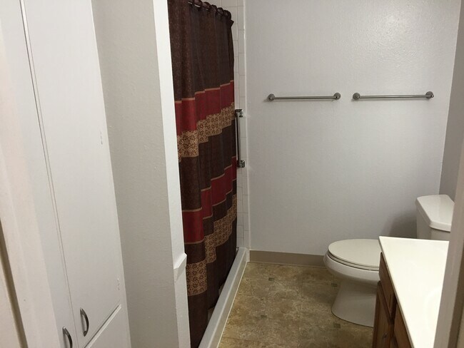 Building Photo - 2902 Airport Rd