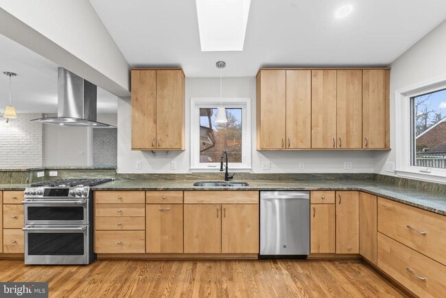 Building Photo - 7609 Woodridge Cir