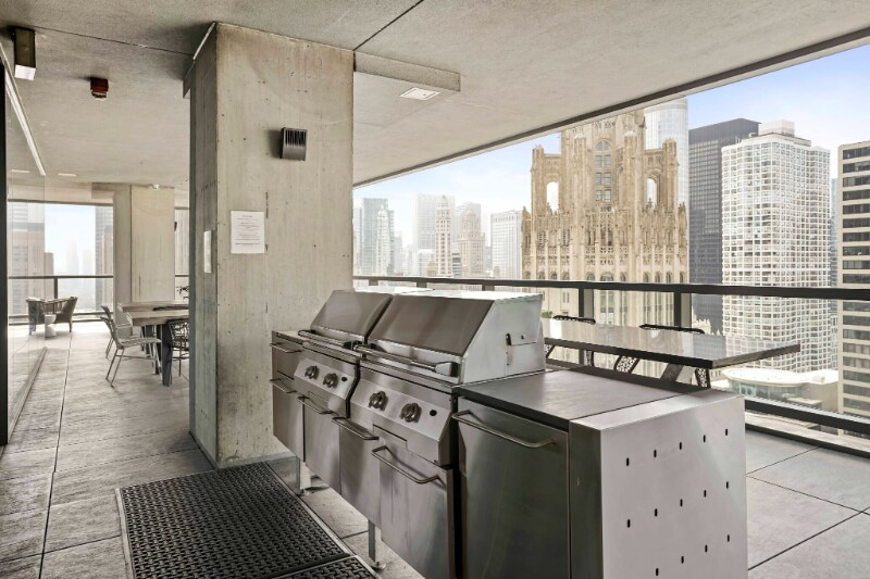 Building Photo - 509 N St Clair St