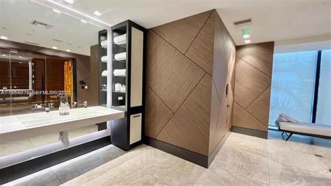 Building Photo - 17141 Collins Ave