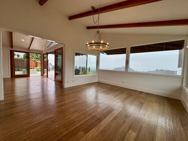 Building Photo - Magnificent views! Completely Private! One...