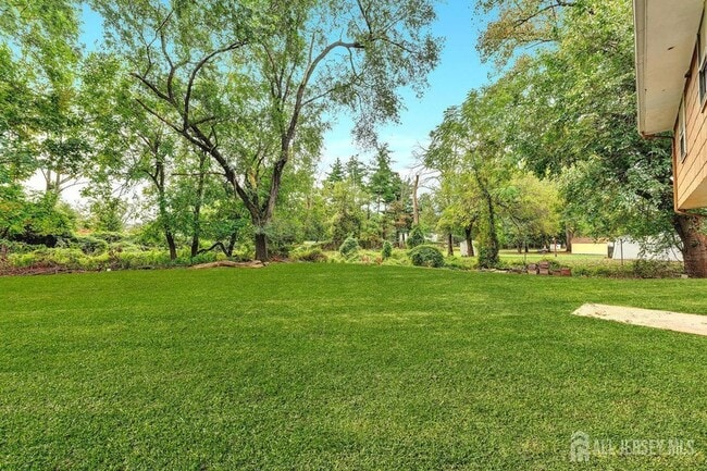 Building Photo - 5 Pelmont Pl