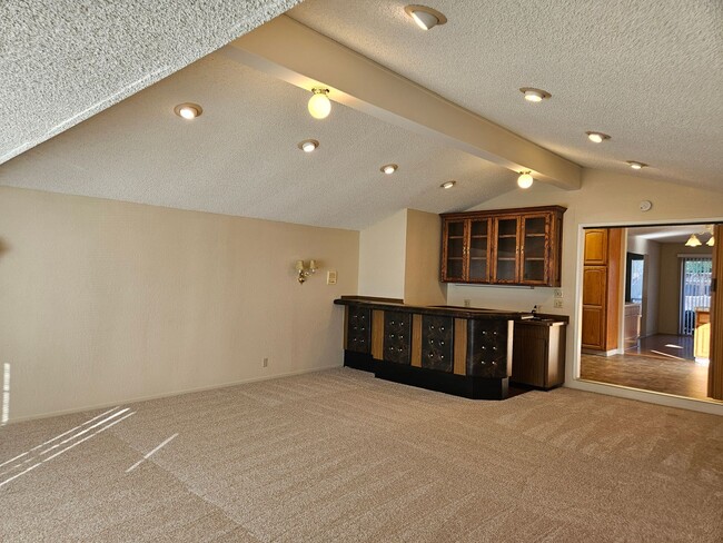 Building Photo - Spacious Willow Glen Home nestled near the end of a quiet cul-de-sac.