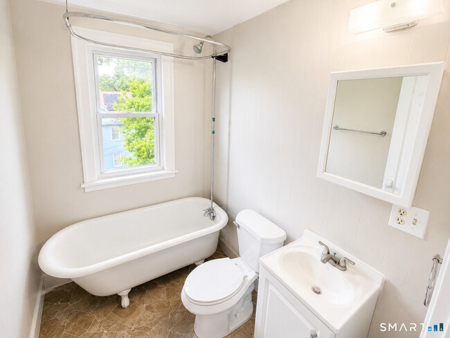 Building Photo - 386 Brightwood Ave