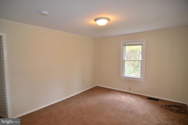 Building Photo - Beta Place #4