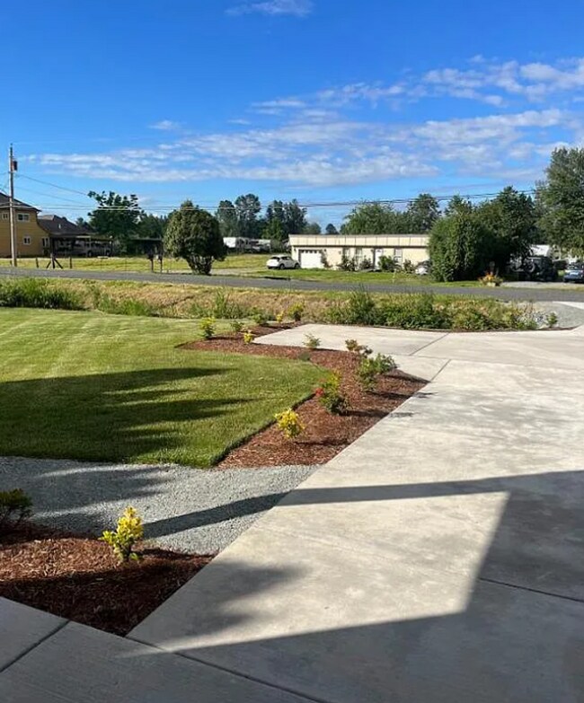 Building Photo - 2 Story Duplex | Sedro Woolley