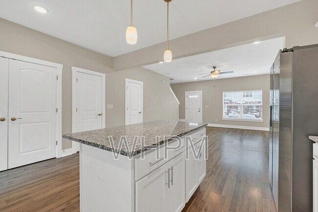 Building Photo - 127 Dry Creek Commons Dr
