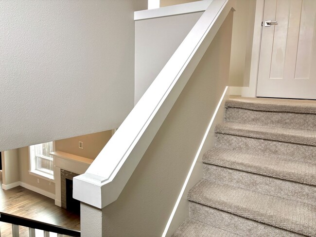 Building Photo - St. Johns Modern Build with Fenced Backyar...