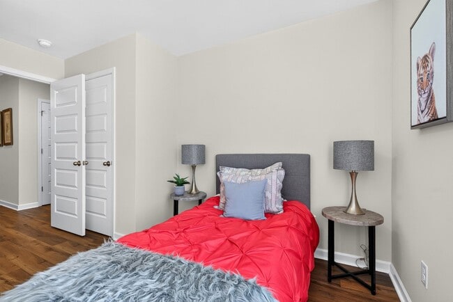 Building Photo - 3 Bedroom Townhome in Atlanta!