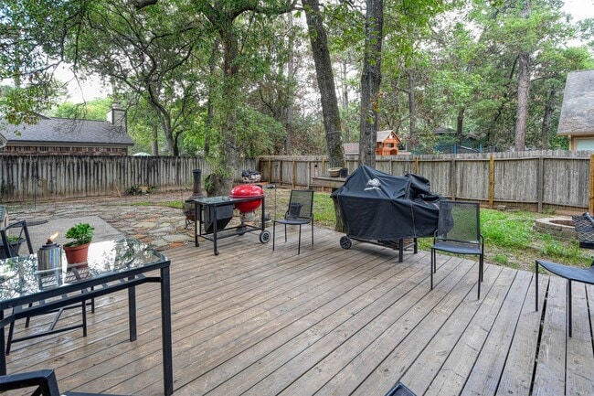 Building Photo - 17 S High Oaks Cir